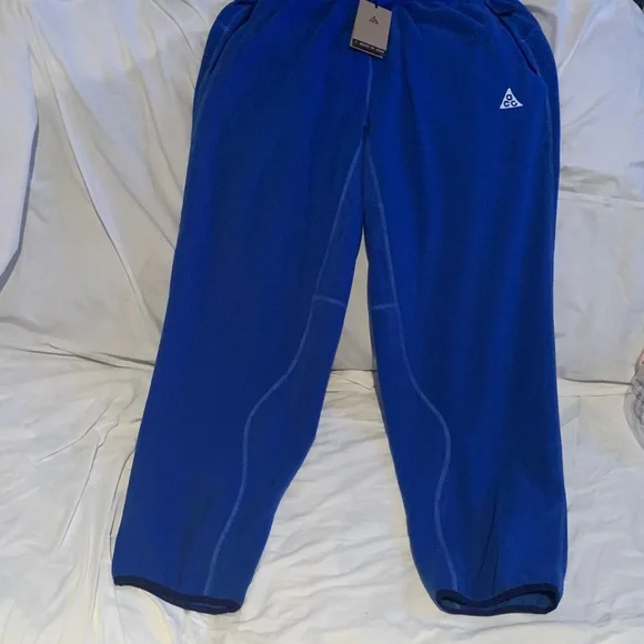 Nike
ACG Wolf Tree
Fleece
Sweatpants - Picture 7 of 16